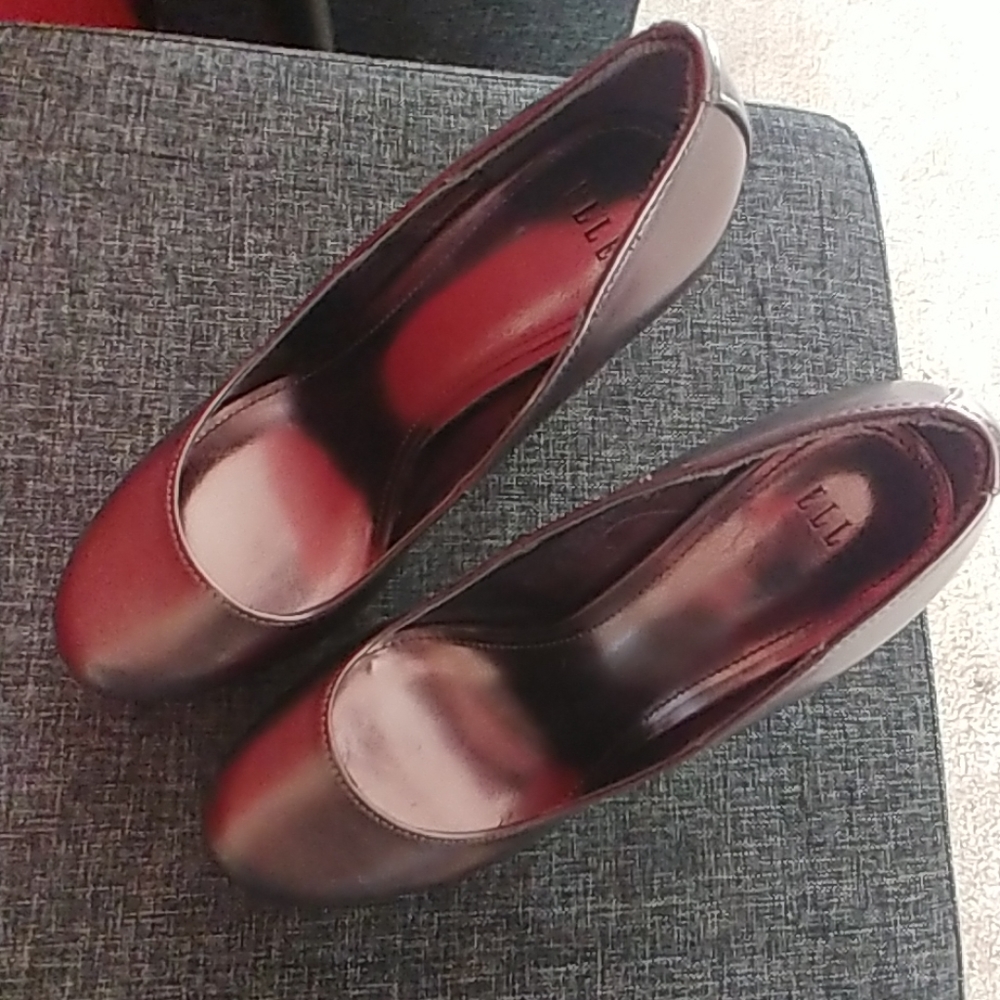 Shoe - Picture 4 of 4